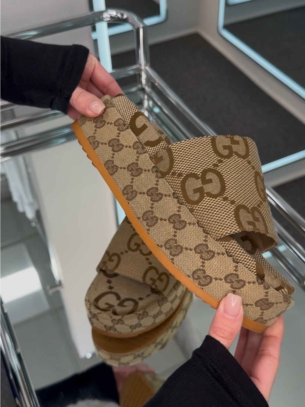 Gucci Platform Sandal Slides - Picture 3 of 10